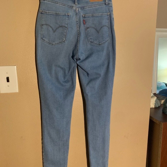 Levi’s 721 High Rise Skinny Jeans - Picture 2 of 4